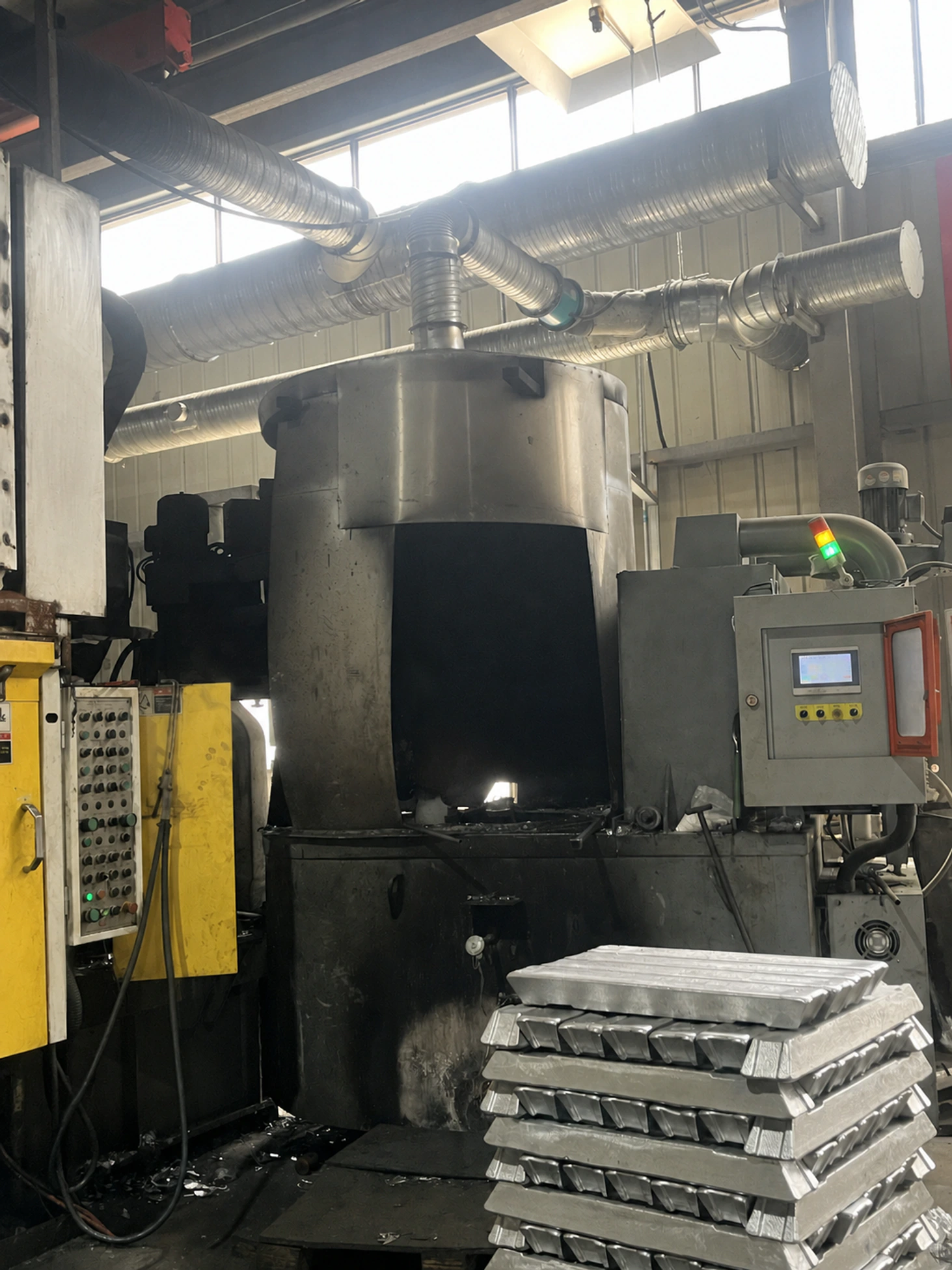 Aluminum Alloy Melting at the FUMAO sprinkler manufacturing workshop