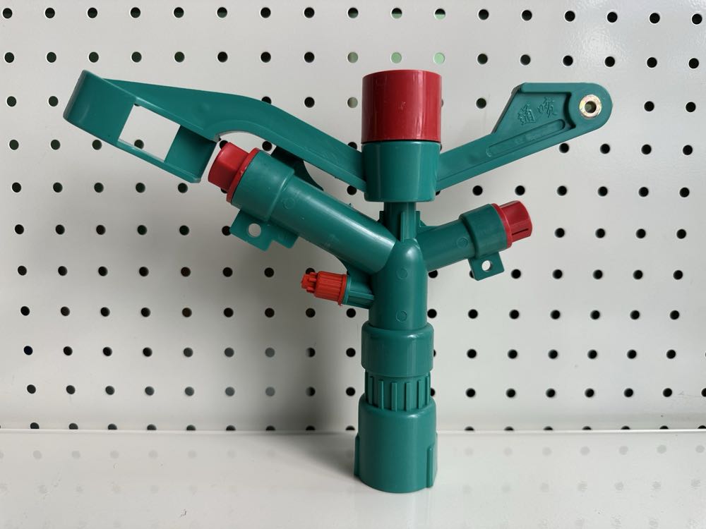 Green Three-Nozzle Impact Sprinkler